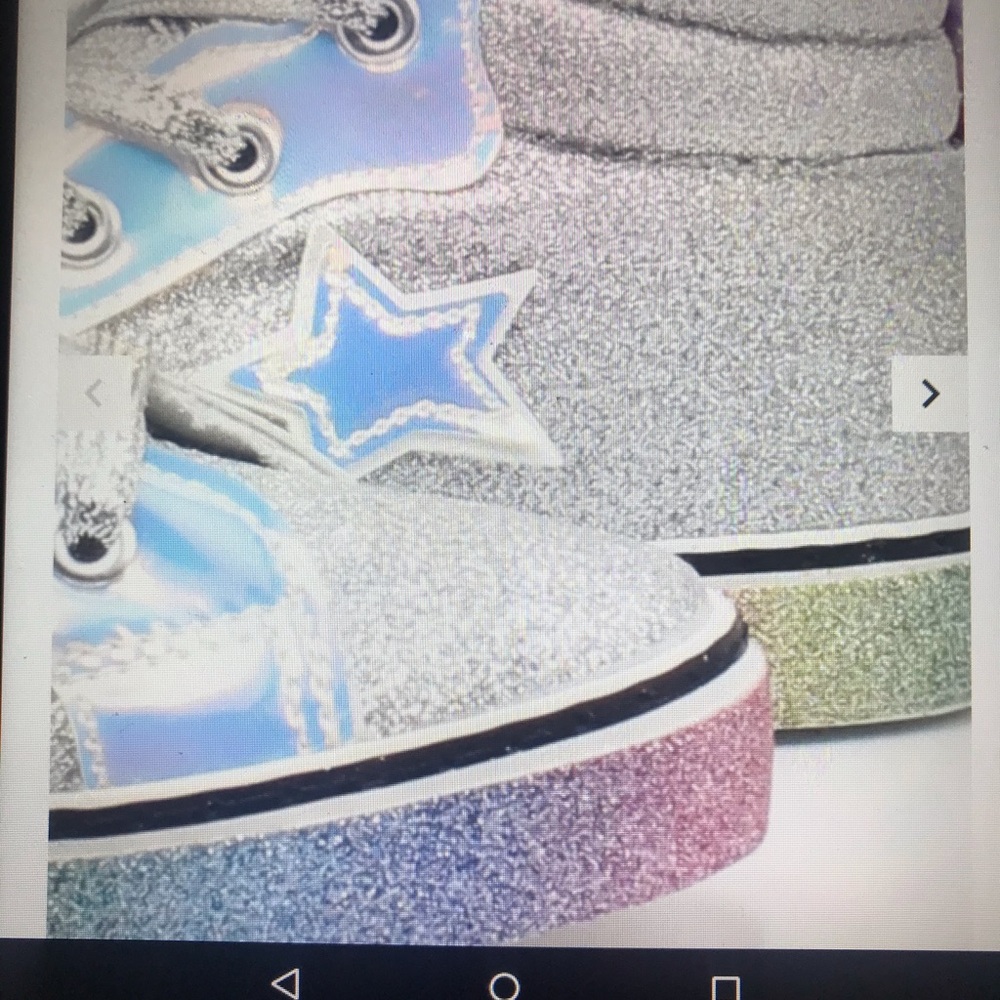Sneakers - Picture 7 of 7